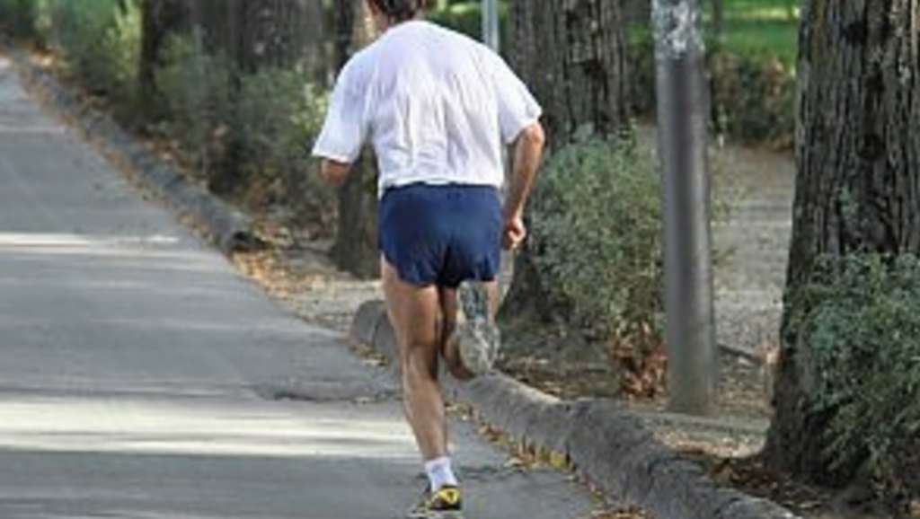 Dramma a Caserta, uomo di 36 anni muore mentre fa jogging