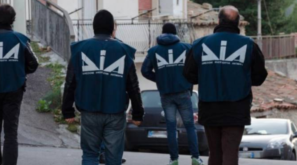 La Dia arresta due medici della "Napoli bene": riciclavano soldi dei Lo Russo