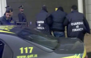 Colpo alla camorra, arrestato l'insospettabile narcos: aveva 32 chili di cocaina