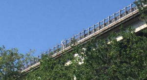 Francavilla, lancia bimba da ponte A14 e si butta da cavalcavia. Compagna morta dopo la caduta dal balcone