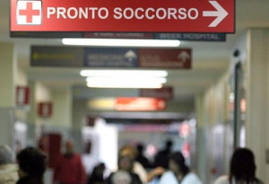 Dramma in provincia, giovane madre partorisce bimbo morto: scatta l'inchiesta