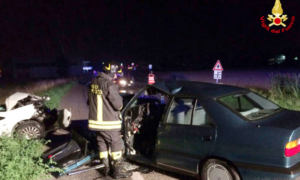 Terribile scontro in provincia, muore un ragazzo di 20 anni, tre feriti gravi