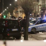 Napoli, agguato all'alba: 28enne ucciso a colpi d'arma da fuoco nella sua auto