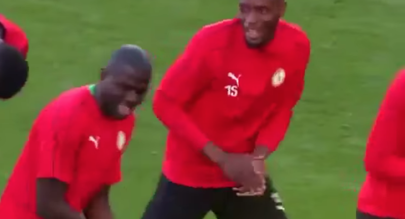 Il Senegal si prepara alla sfida contro il Giappone ballando