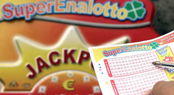 Superenalotto, quasi vinto il jackpot: in Campania aggiudicati tre 5