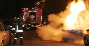 Avellino, auto distrutta dalle fiamme. Scatta l'indagine