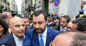 Salvini, la denuncia dei 99 Posse: "Persone pagate 20€ per acclamare il Ministro"