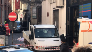 Tragedia a Casoria, donna travolta e uccisa da un automezzo: deceduta come la figlia