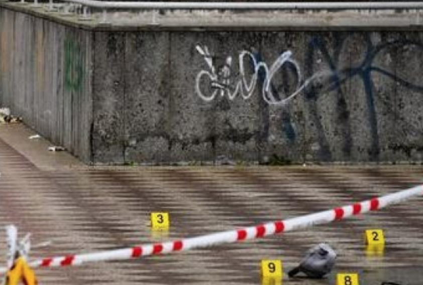 Napoli, ancora spari al centro storico: auto colpita dai proiettili