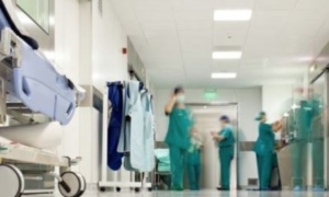 Stroncato da un infarto, medico muore mentre è in servizio in ospedale