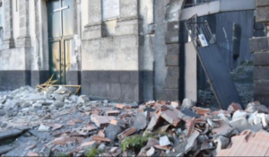 Catania, scossa di terremoto dopo l'eruzione dell'Etna: crolli e 10 feriti