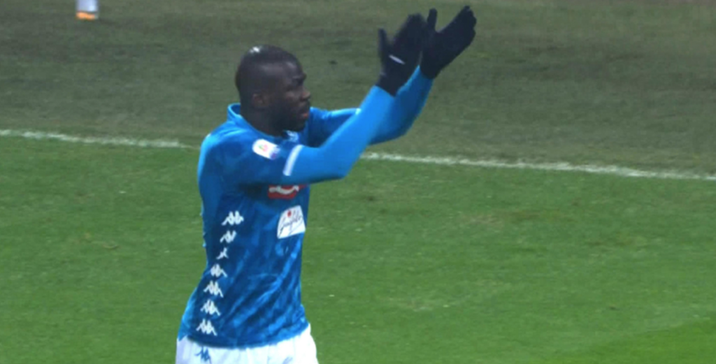 Kolibaly e i cori razzisti, l'UEFA: "Violato il protocollo"