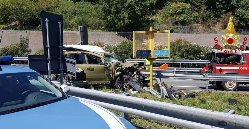 Tragedia in autostrada, 40enne muore a causa di un incidente: tornava a casa per il capodanno