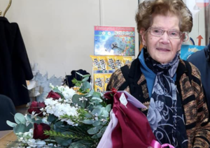 Marcianise, il sindaco Velardi omaggia la tabaccaia eroe: a 90 anni sventa rapina