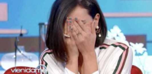 Caterina Balivo piange in tv: "Scusate non ce l'ho fatta"