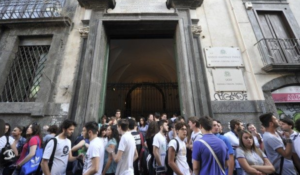 Niente iscrizioni al Fonseca, il liceo va ristrutturato. Il preside: "Giornata triste"