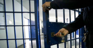 Carcere di Poggioreale, psicologo aggredito da un agente: la denuncia
