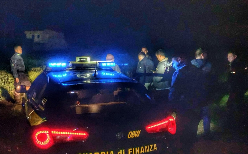 Giugliano, conflitto a fuoco tra rom e finanzieri: 2 arresti