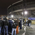 San Paolo, va allo stadio con la figlia ma gli negano l'ingresso: "Non può entrare con le stampelle"