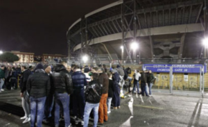 San Paolo, va allo stadio con la figlia ma gli negano l'ingresso: "Non può entrare con le stampelle"