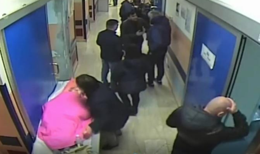 Dottoressa schiaffeggiata al Vecchio Pellegrini dal figlio di una paziente