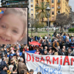 Napoli si ribella alla camorra, in centinaia per la manifestazione: "Forza Noemi"