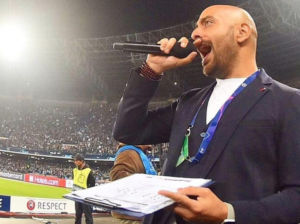 Pistola in faccia e rapina a "Decibel" Bellini, lo sfogo dello speaker: "Non andremo mai via da Napoli"