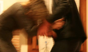 Torre del Greco, arrestato marito violento dopo due anni di incubi per la moglie