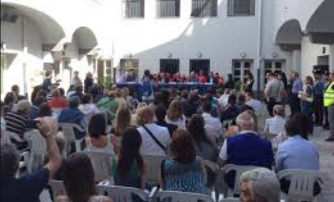 Secondigliano, chiusura pomeridiana per biblioteca e centro Pertini: la protesta dei cittadini