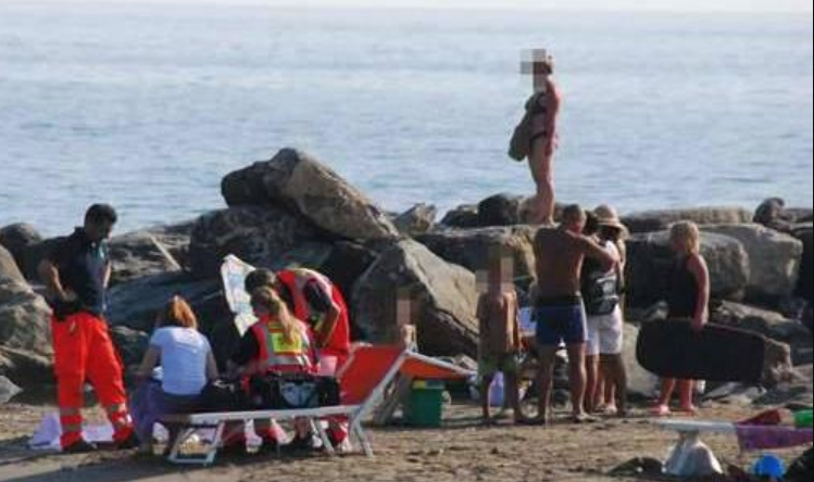 Castel Volturno, dramma in mare: giovane muore mentre era con gli amici