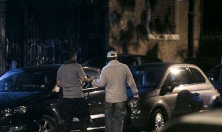 Parcheggiatore abusivo ferisce al collo 56enne, la vittima è grave in ospedale