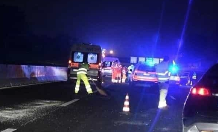 Terribile schianto in autostrada, 19enne ricoverata d'urgenza: traffico in tilt