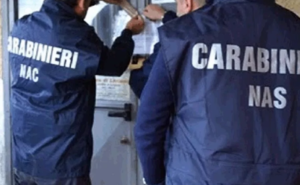 Blitz dei NAS a Napoli e provincia, multe e sequestri: nel mirino igiene e permessi