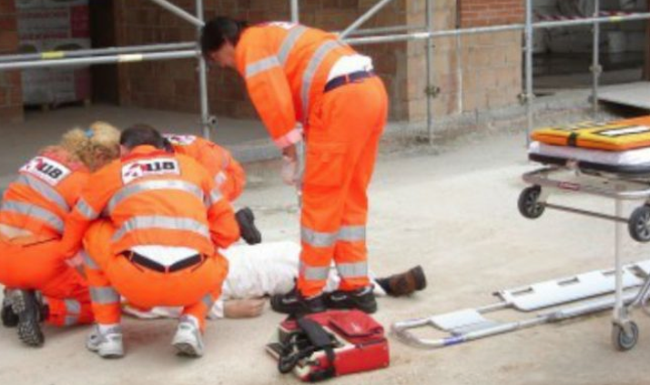 Operaio precipita al suolo dopo un volo di sei metri, è grave