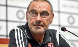 Sarri fa retromarcia: "Nessun aiuto, la Juve vinceva perché era più forte"