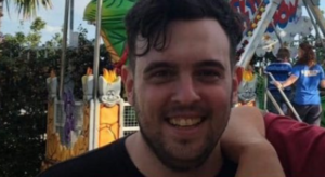 Casoria piange per Giuseppe, morto in un incidente d'auto a 25 anni