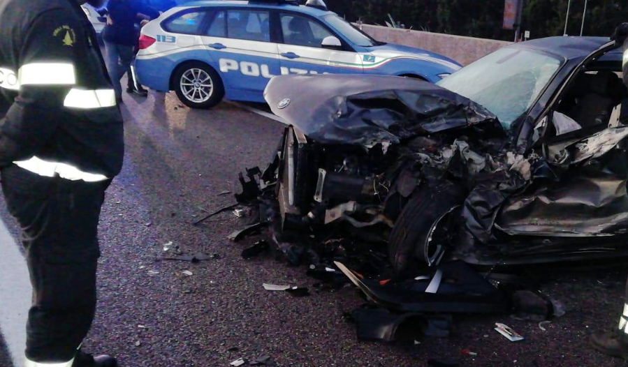 Tragedia in Puglia, carabiniere ubriaco va contromano e provoca incidente: 1 morto e 2 feriti