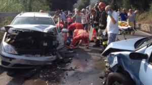 Volevano soccorrere un automobilista in panne, due cacciatori investiti ed uccisi sulla statale