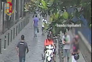 Napoli, stop alla banda degli orologi: 4 arresti
