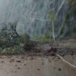 Crolli e frante per il maltempo, scattano le evacuazioni: Protezione Civile all'opera