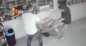 Pachino, violenze contro l'ex compagna: arrestato aguzzino 37enne