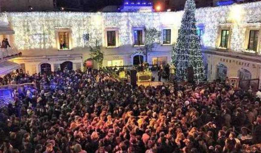 Capri, ecco il capodanno in piazzetta: l'Isola Azzurra pronta ad accogliere il 2020