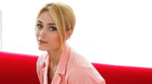 Da attrice di 'Un posto al sole', alla ditta di pulizie: la storia di Imma Pirone