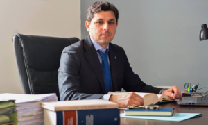 Napoli, alle suppletive si candida anche Riccardo Guarino