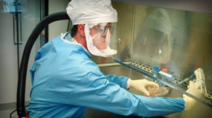 Coronavirus, ricoverato al Cotugno l'avvocato napoletano: "Difficoltà respiratorie"