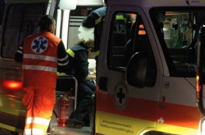 Malore mentre consegna le pizze, 64enne napoletano muore in via Manzoni