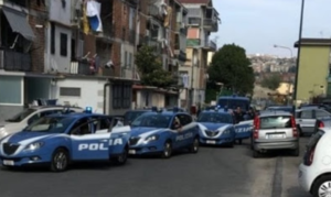 Traffico di droga, spaccio di sostanze stupefacenti e omicidi: scacco al clan Notturno di Scampia