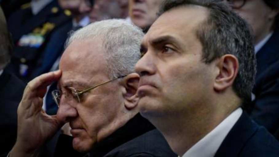 Covid19, De Magistris contro De Luca: "Prima chiude gli ospedali e poi attacca il Governo"