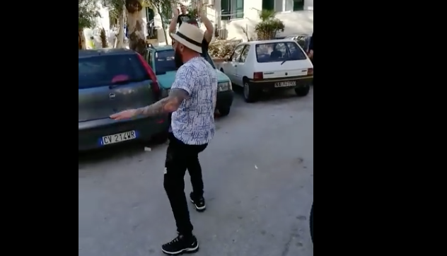 Covid19, a Pozzuoli c'è la festa nel rione. Il Sindaco: "Folli, scatteranno denunce"