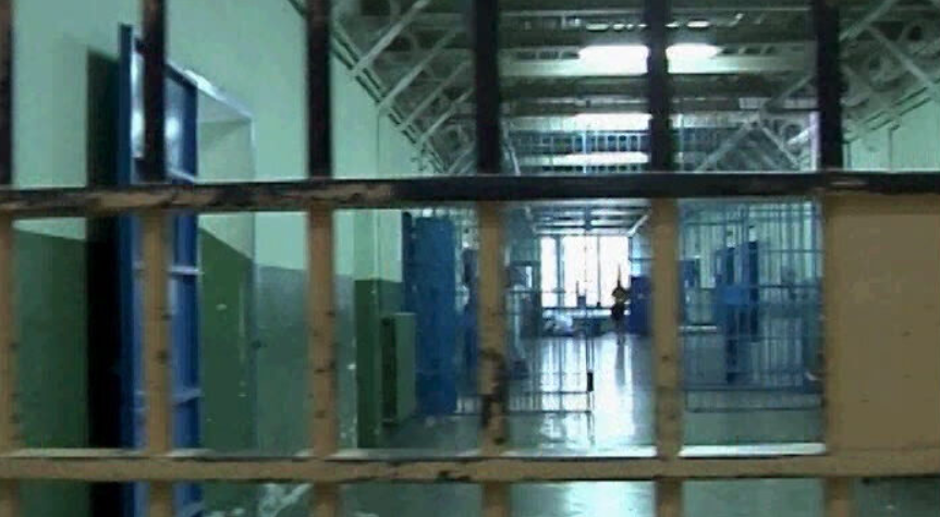 Dramma ad Aversa, detenuto si toglie la vita: ennesimo suicidio in carcere